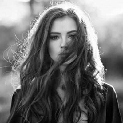 Nu ai nevoie de un bărbat pentru a fi fericită. Cele 3 beneficii ale singurătății