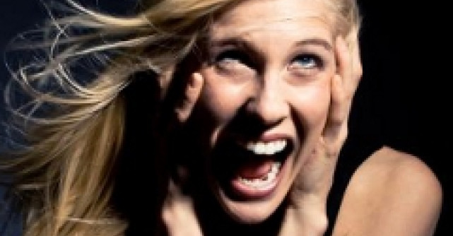 Cearta mare intre pipitele lui Hefner