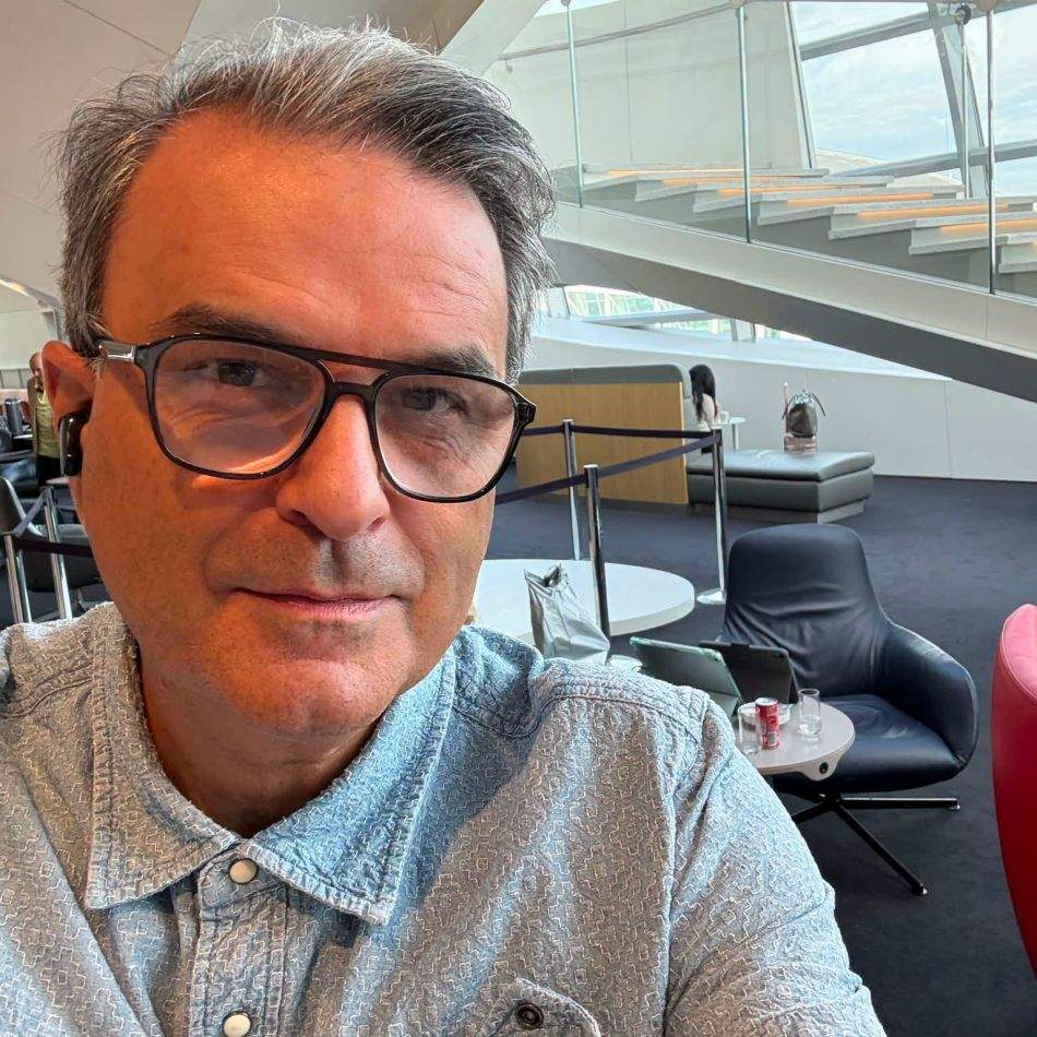 Lucian Mîndruță, emoții uriașe la absolvirea fiului său. Tânărul a devenit medic și calcă pe urmele mamei