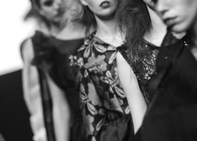 Uită de Mocha Mousse! Podiumurile dezvăluie adevărata culoare a anului 2025!