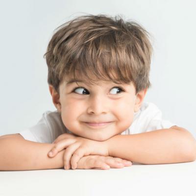 Acest copilas a aflat ca mama lui are un amant. Ce a facut micutul? GENIAL