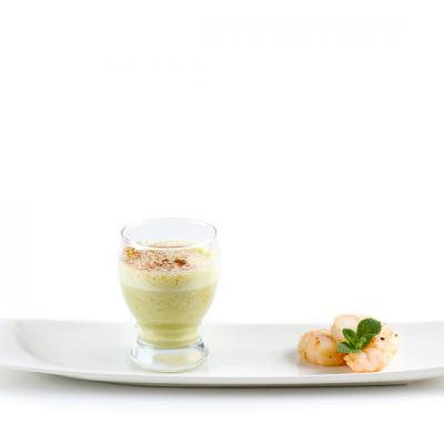 Cappuccino de mazare, menta si spuma de Sherry cu creveti Blacktiger