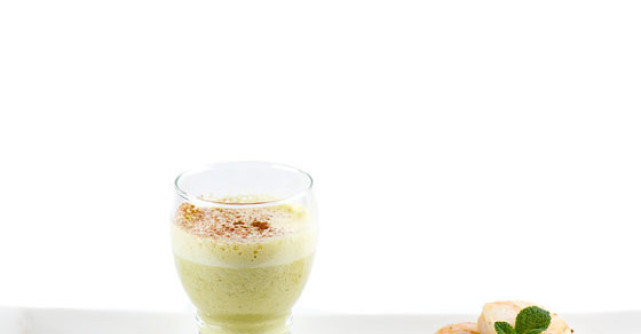 Cappuccino de mazare, menta si spuma de Sherry cu creveti Blacktiger