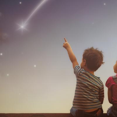 Pentru copilul din tine. Cele mai emoționante citate despre copilărie care îți vor topi sufletul 