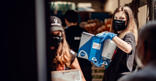 Peste 9 tone de produse alimentare și materiale sanitare au fost donate în urma festivalului caritabil Rocanotherworld 