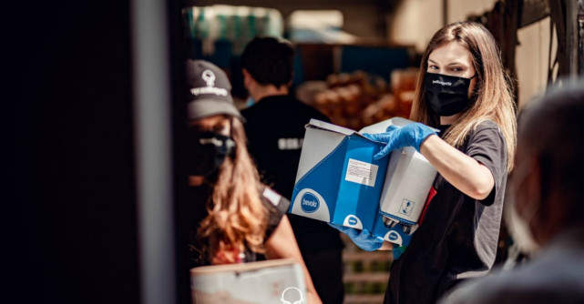 Peste 9 tone de produse alimentare și materiale sanitare au fost donate în urma festivalului caritabil Rocanotherworld 