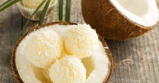 Martisor dulce: Bomboane Raffaello de casa