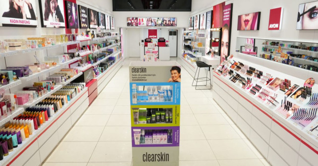 AVON anunță lansarea programului de franciză: investește în propriul magazin și fii parte din povestea de succes!