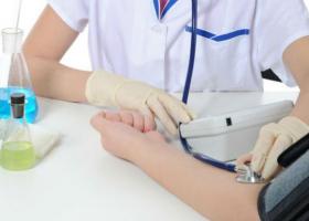 Ai Glanda? 9 Semne si simptome ca ai probleme cu tiroida