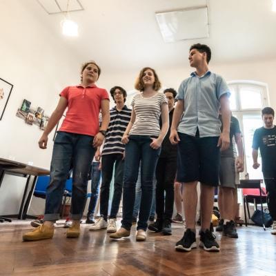 În cifre, minunata școala online nu mai este așa de minunată