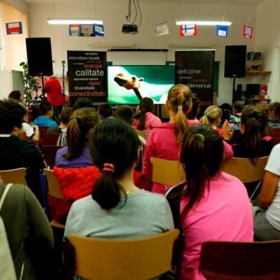Peste 600 de copii din tara au mers in excursie virtuala la Muzeul Grigore Antipa, cu ajutorul Orange Romania