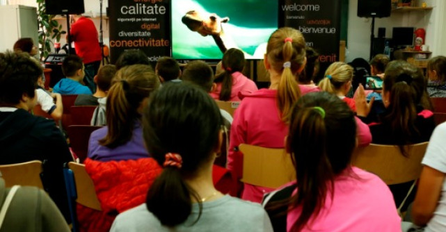 Peste 600 de copii din tara au mers in excursie virtuala la Muzeul Grigore Antipa, cu ajutorul Orange Romania