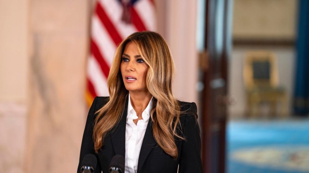 „Trebuie să-ți plătești soția ca să vină?” Dezvăluiri fără precedent din culisele Casei Albe despre Melania Trump