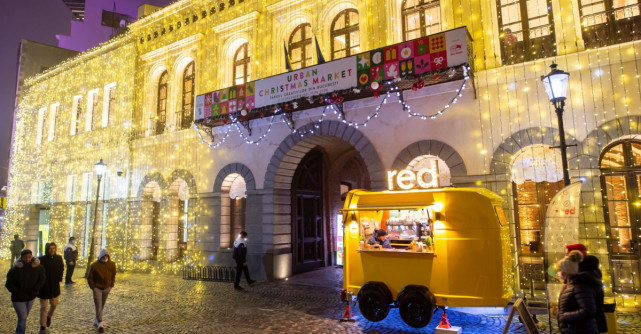 A început Urban Christmas Market, târgul creativilor din București de la ARCUB