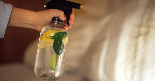 Parfum natural pentru așternuturi: rețeta simplă care împrospătează patul și creează o atmosferă relaxantă