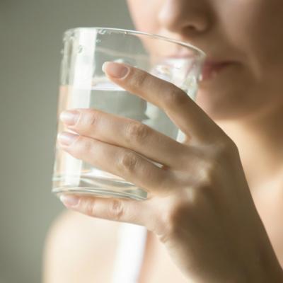 De ce îți este sete mereu: care sunt cele mai întâlnite cauze