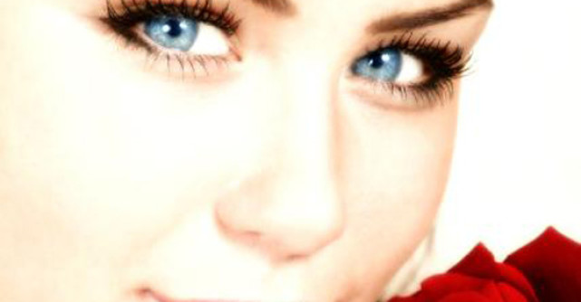 S.O.S: Ce boli de ochi iti pot provoca radiatiile UV