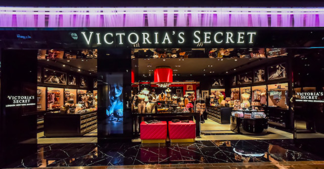 Victoria's Secret lansează o inițiativă de prevenție a cancerului la sân și de self care alături de Stella McCartney 