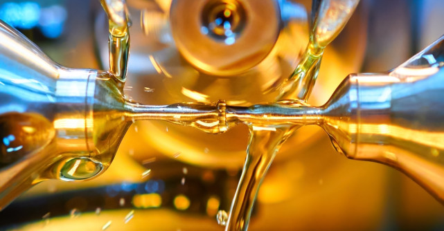 De ce este important să alegi un ulei hidraulic de calitate? 