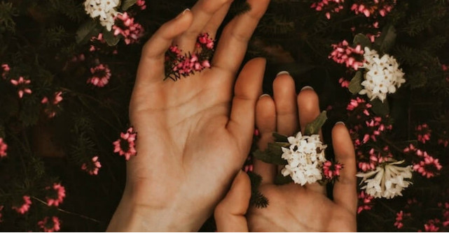 Cum să-ți protejezi și îngrijești mâinile pe timp de iarnă