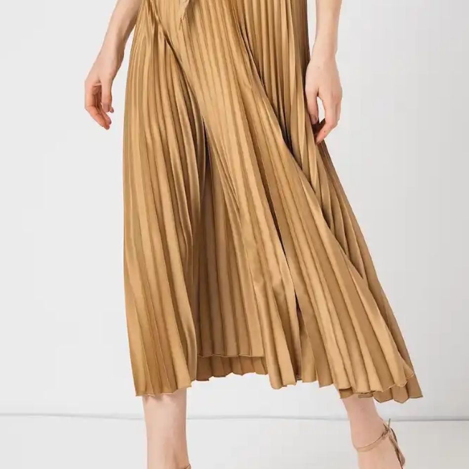 Fustele plisate: 20 de modele minunate pentru orice garderobă