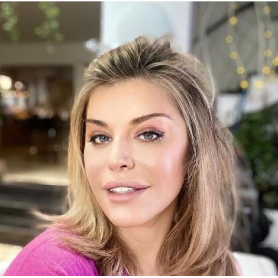 Loredana Groza, mărturisiri sincere despre sânii ei! Cine a influențat-o să nu își pună silicoane?