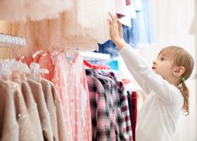 5 alegeri smart pentru garderoba de vară a celei mici
