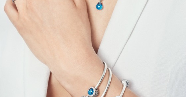 Noua colectie de iarna de la Pandora este inspirata de frumusetea unui taram inghetat