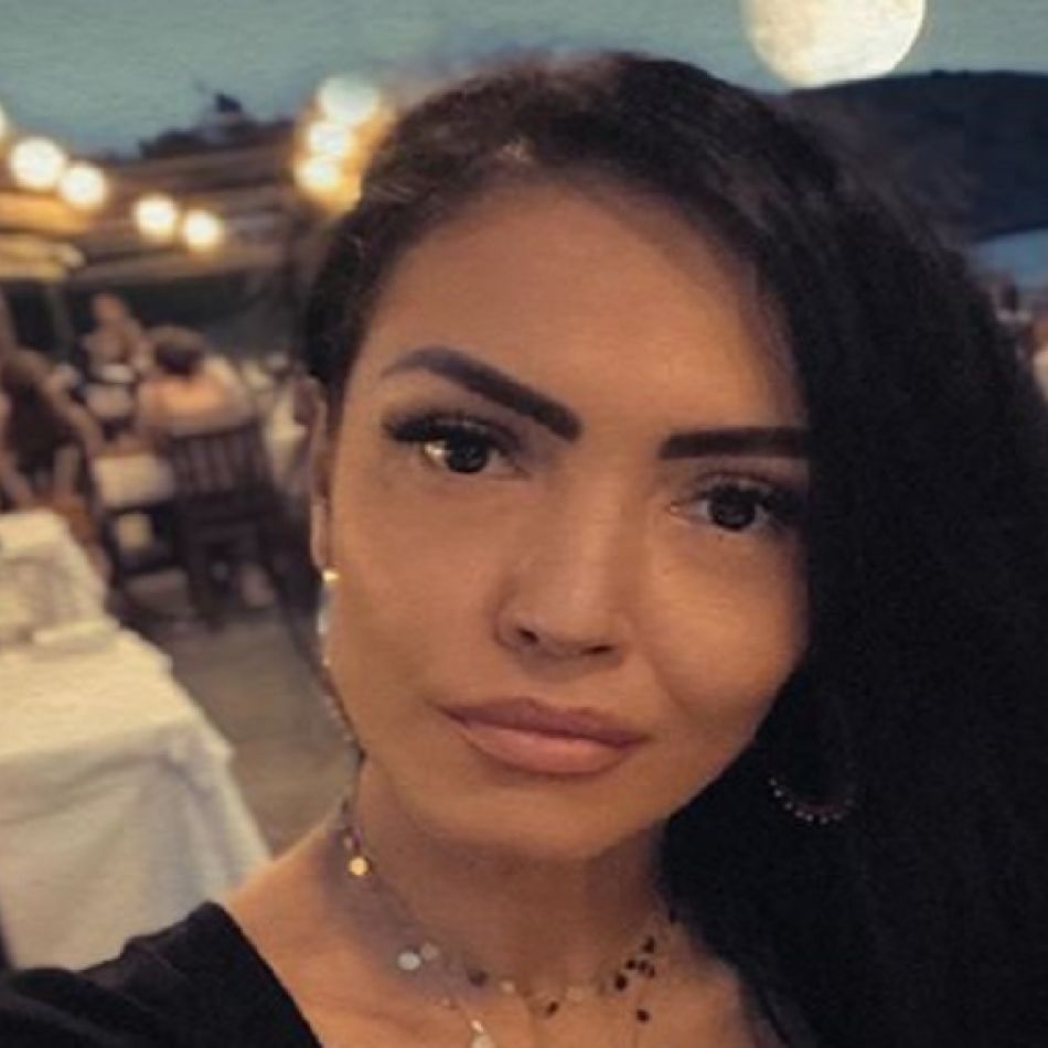 Decizia neobișnuită luată de Andreea Mantea! Vedeta tv și-a lipit buletinul de mașină
