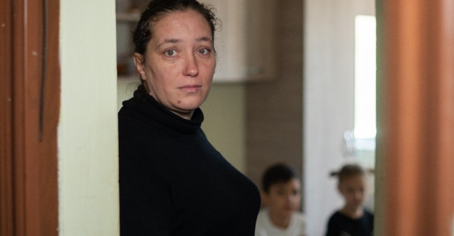 Pandemia a înspăimântat lumea, dar fricile oamenilor sărmani au rămas aceleași