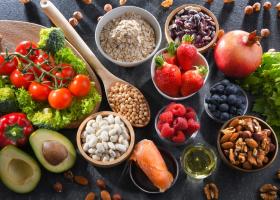Dieta pentru constipație: ce să mănânci, ce să eviți + un meniu simplu pentru 7 zile