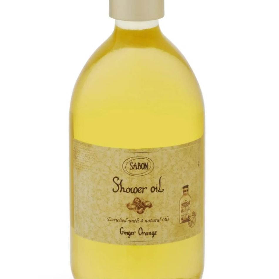 Îmbunătățește-ți ziua cu un duș plin de răsfăț: 20 de produse de îngrijire care nu trebuie să-ți lipsească din baie