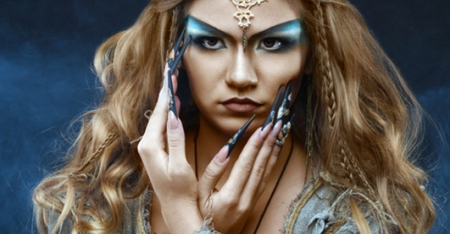 Top 4 fete rele din carti bune