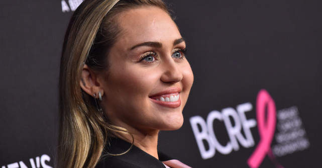 Adevărul cutremurător din spatele datei de 25 august! Semnul bizar care o leagă pe viață pe Miley Cyrus de Dolly Parton