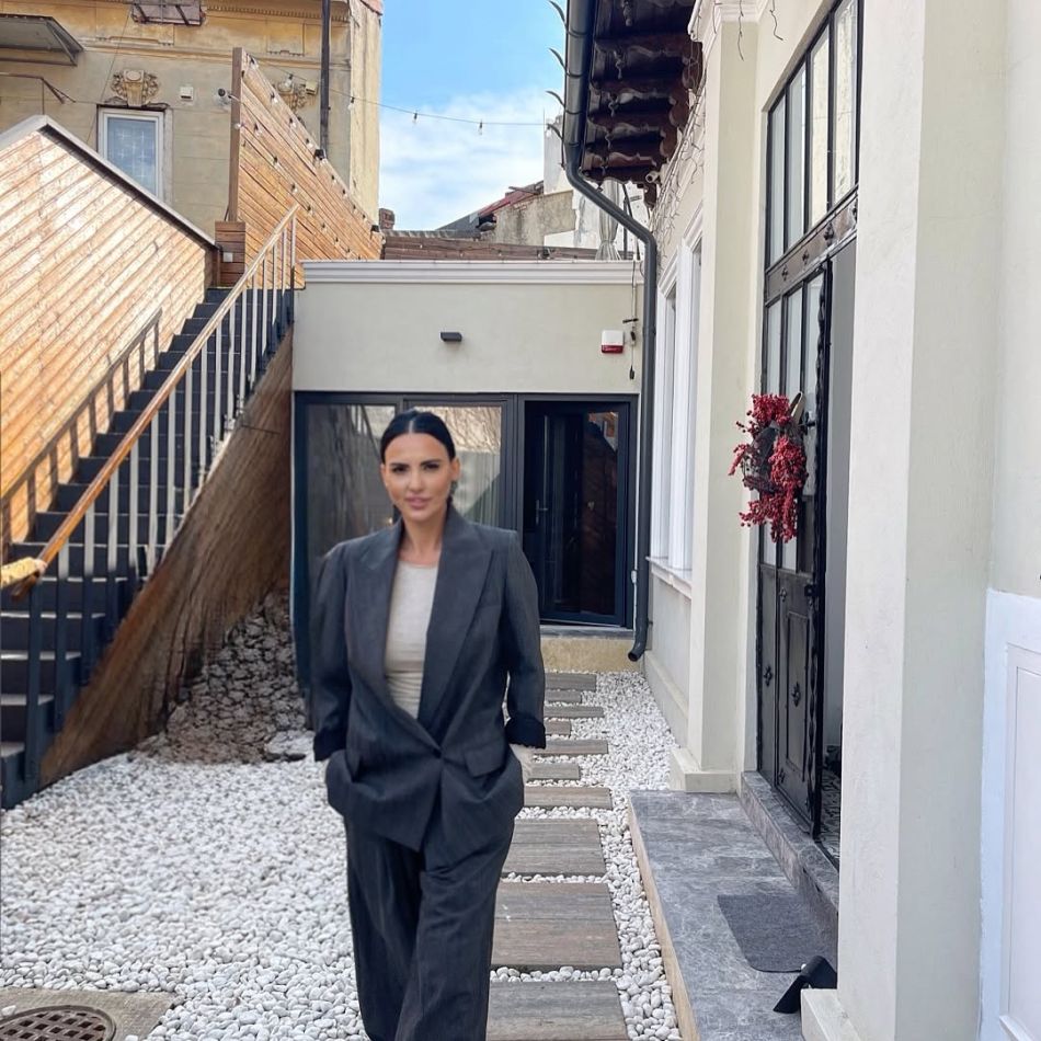 Lavinia Pîrva își surprinde fanii cu o schimbare majoră de carieră. Soția lui Ștefan Bănică Jr. a obținut o nouă diplomă