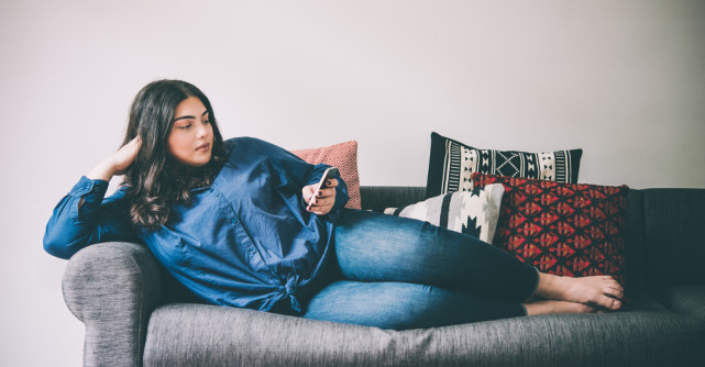 6 trucuri vestimentare pe care femeile cu forme ar trebui să le știe