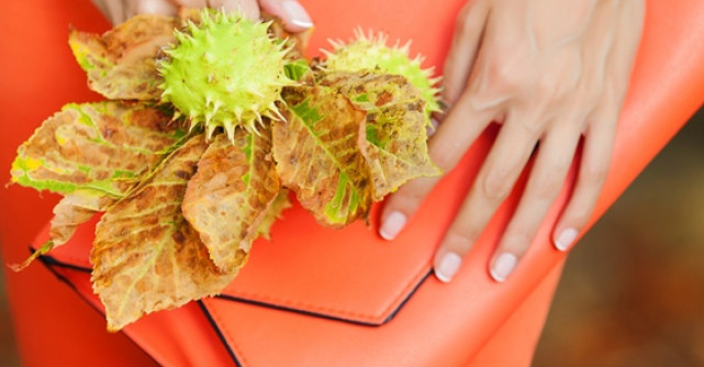 Shopping: Genti si posete in tonuri primavaratice