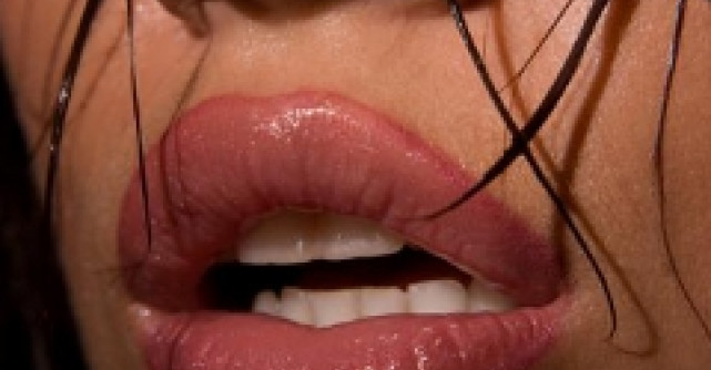  Vedeta de pe plai mioritic intr-un sex tape