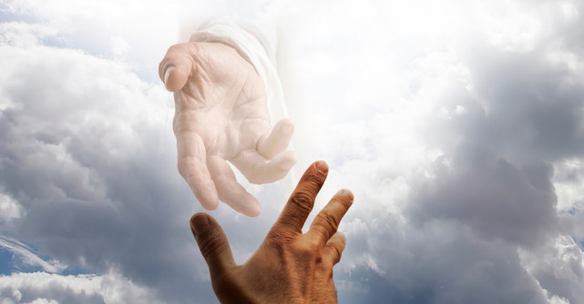 Nu lăsa durerea să-i frângă speranța: Gabriel a fost ars cu acid și are nevoie de sprijinul nostru acum!