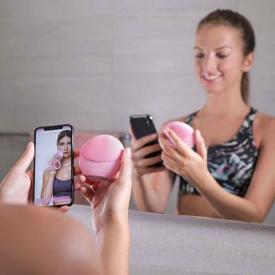 Rutina de antrenament pentru un ten luminos: FOREO LUNA mini 3 review