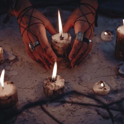 Ritualuri de început de an: aliniere interioară, claritate și deschidere către abundență, sănătate și iubire