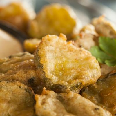 O altfel de reteta: castraveti murati prajiti