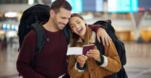 Cum arată luna iubirii pentru români în 2026: bilete de avion cadou, escapade solo și vacanțe cu prietenii