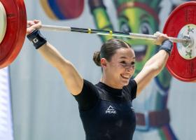 România pe podium la Mondialele: Două fete din lotul de haltere au făcut spectacol total în arenă