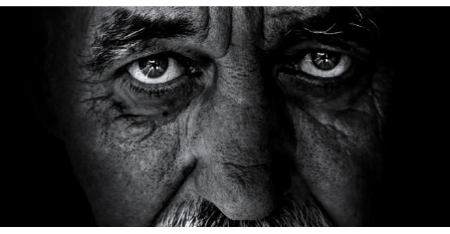 Mai multi tineri s-au reunit pentru a isi vizita profesorul de suflet. Ce i-a invatat acesta?