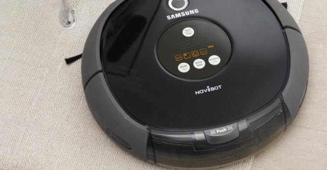 Ia-ti vacanta de la curatenie cu noul aspirator-robot  NaviBot CornerClean de la Samsung!