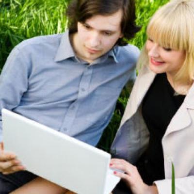 Sa te impiedici de la prima intalnire? Sa nu? Tu ce ai facut?