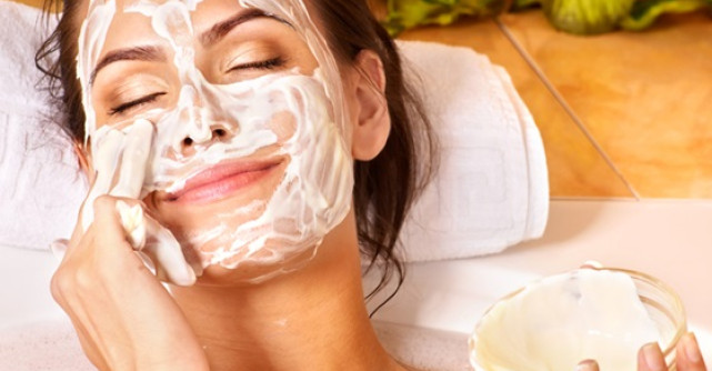 5 Tratamente faciale naturale care chiar functioneaza