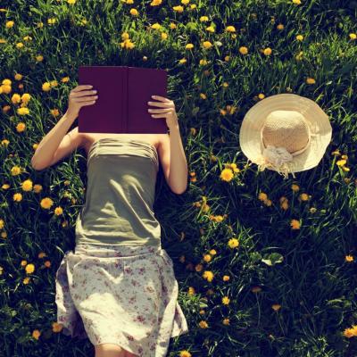 Destinații de vacanță în file de cărți: 7 romane de citit vara asta