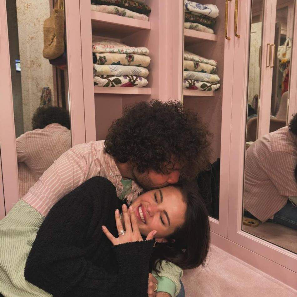 Selena Gomez s-a logodit! Nimeni nu credea în relația lor, dar poza cu inelul a închis gura cârcotașilor